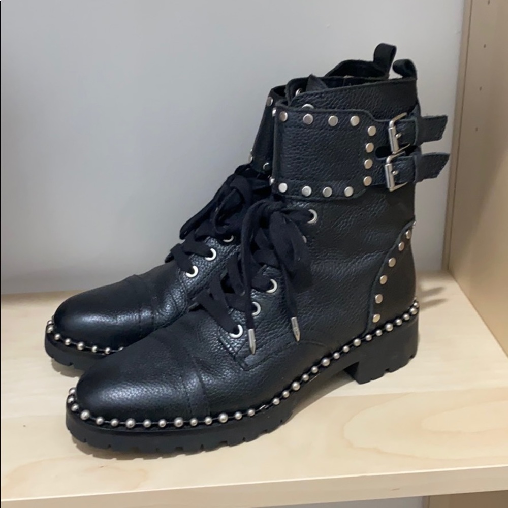 Stud boots